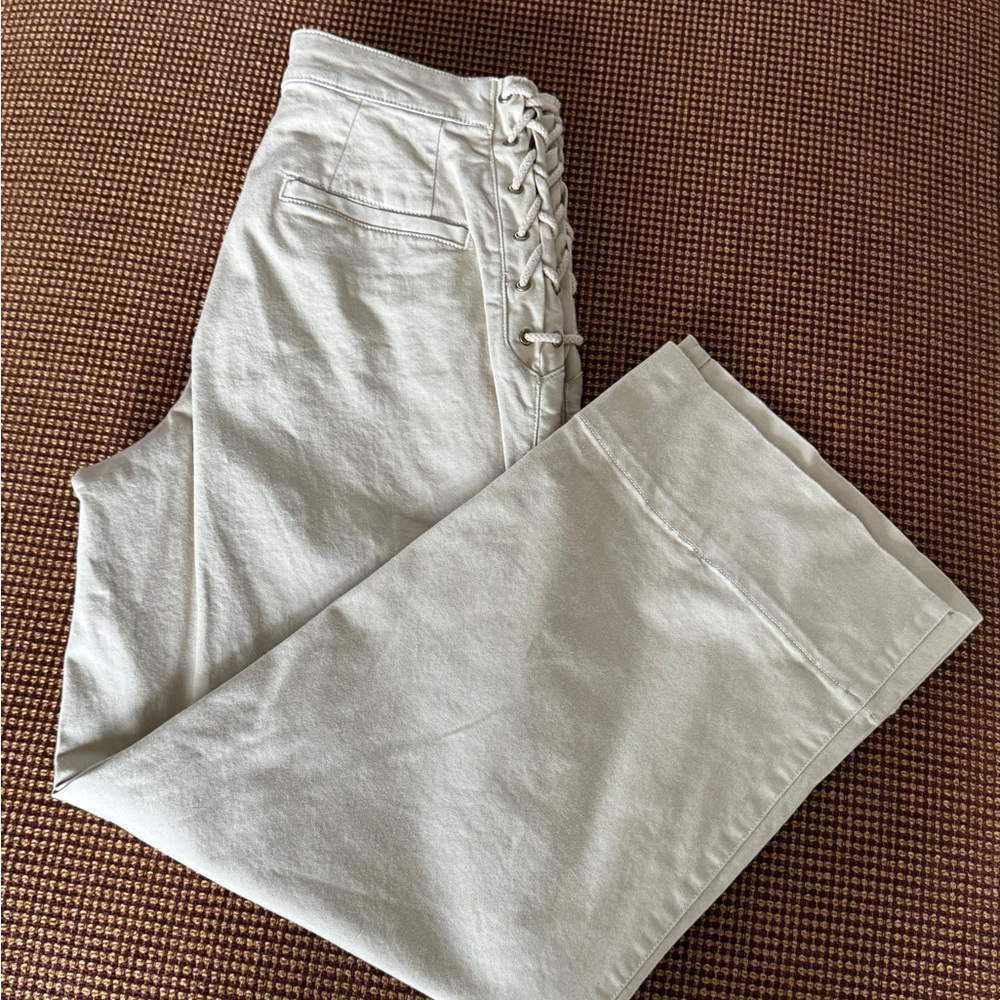 Ralph Lauren Cream Capris for Effortless Style